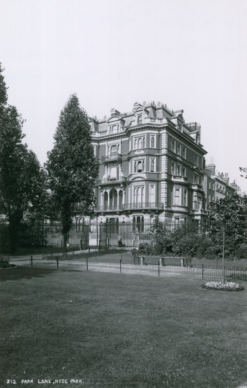 Brook House, Park Lane tekijältä English Photographer