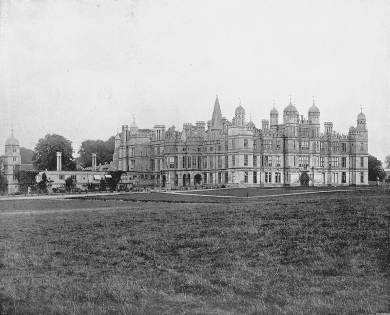 Burghley House (m/w kuva) tekijältä English Photographer