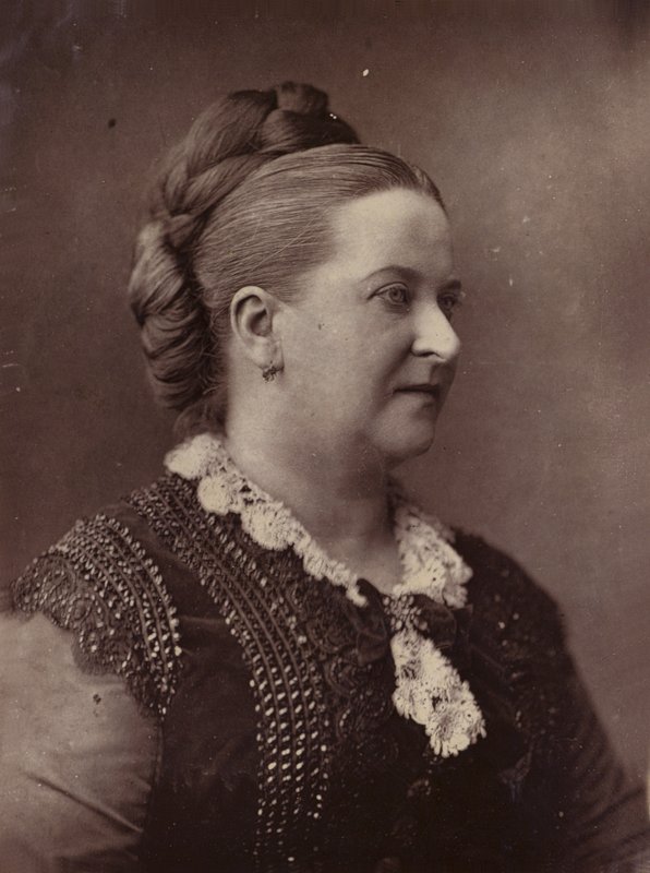 Carlotta Leclerq tekijältä English Photographer