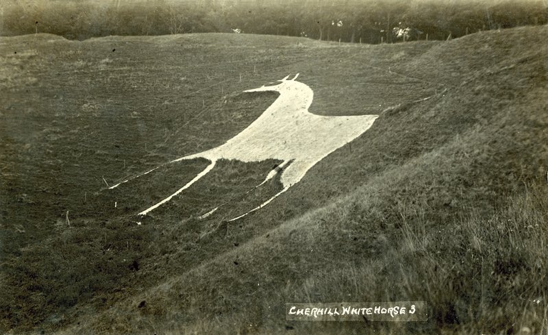 Cherhill White Horse (m/w kuva) tekijältä English Photographer