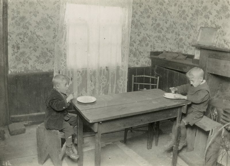 Lasten köyhyys, Lontoo tekijältä English Photographer
