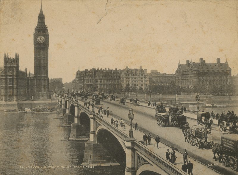 Parlamenttitalon kellotorni ja Westminster Bridge tekijältä English Photographer