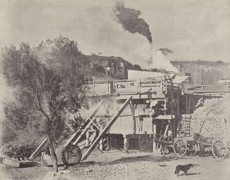 Crushing Stone, Kiama Quarries, New South Wales tekijältä English Photographer