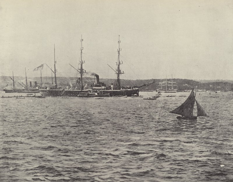 HMS Calliope lähtee tekijältä English Photographer