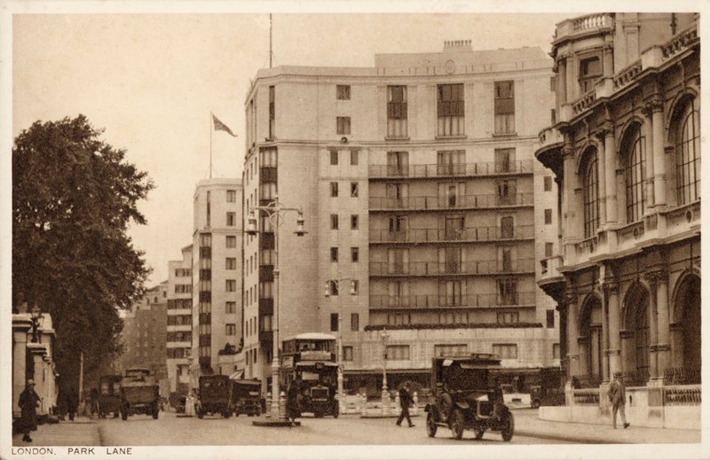 Dorchester Hotel, Park Lane, Lontoo (m/w kuva) tekijältä English Photographer