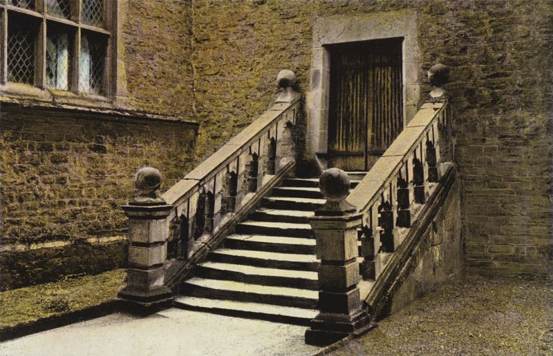 Dorothy Vernons portaat ja ovi, Haddon Hall tekijältä English Photographer