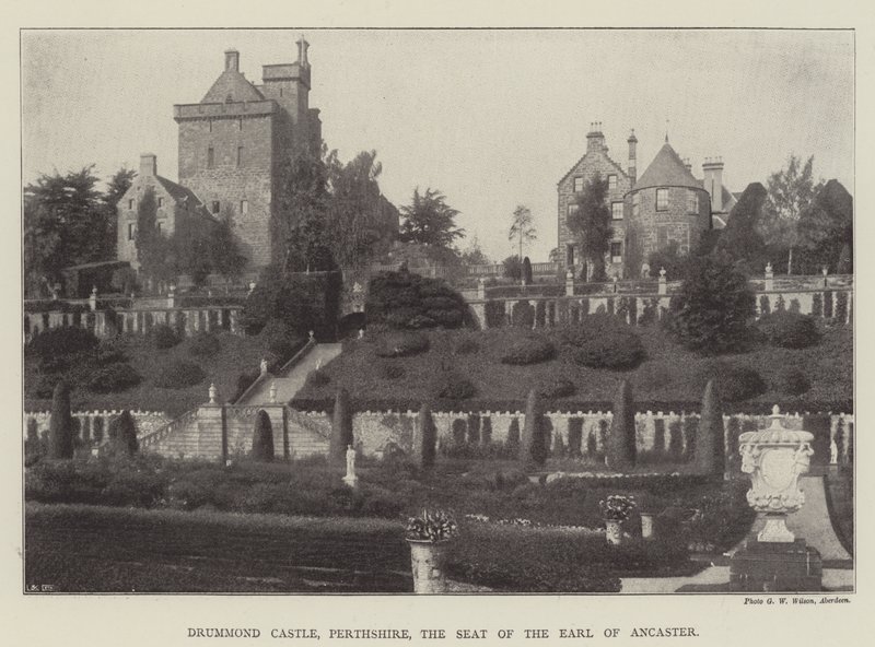 Drummond Castle, Perthshire, Ancasterin jaarlin kotipaikka tekijältä English Photographer