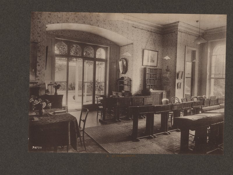 Elmshurstin tyttökoulu, East Finchley, Lontoo, noin 1910 (s/w-kuva). tekijältä English Photographer