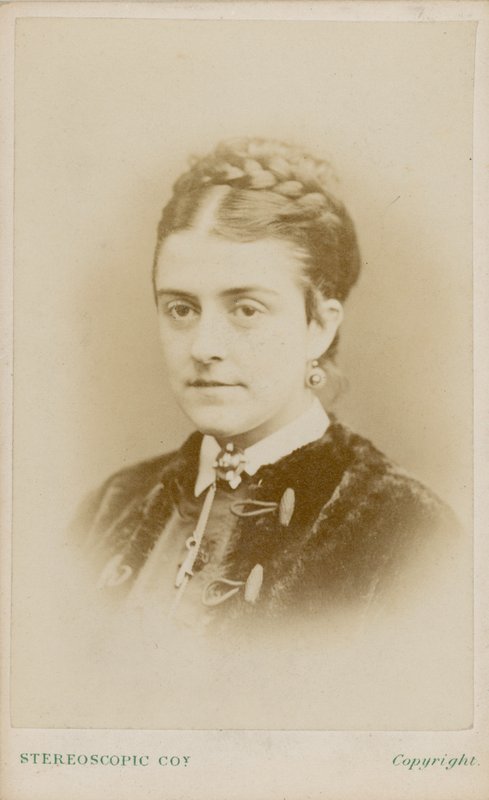 Fanny Joseph tekijältä English Photographer