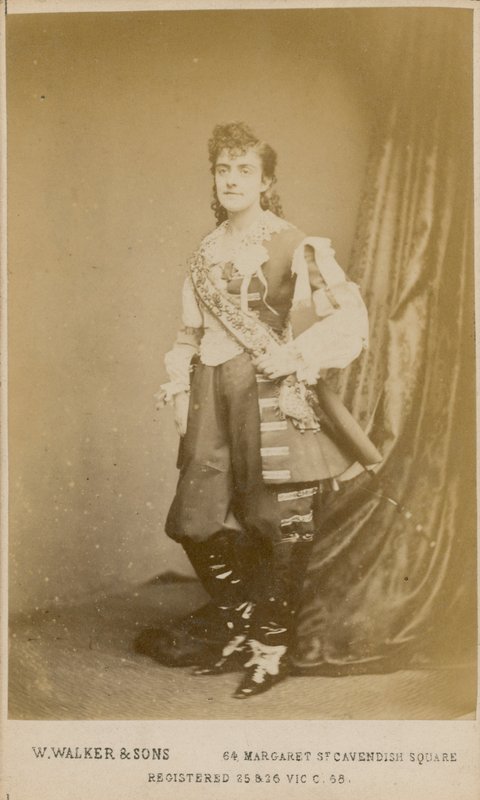 Fanny Joseph tekijältä English Photographer