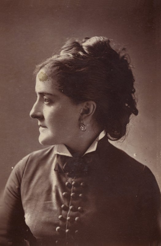 Fanny Josephs tekijältä English Photographer