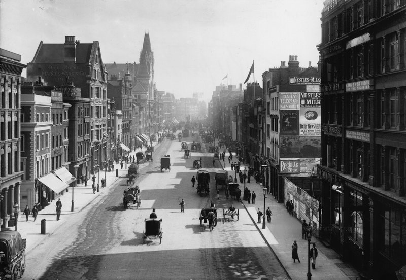 Farringdon Street, Lontoo, Holborn Viaductilta tekijältä English Photographer