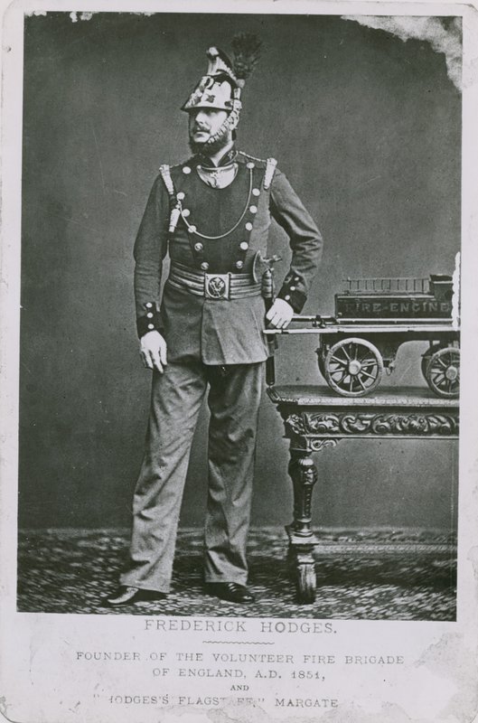 Frederick Hodges, Englannin vapaaehtoisen palokunnan perustaja. tekijältä English Photographer