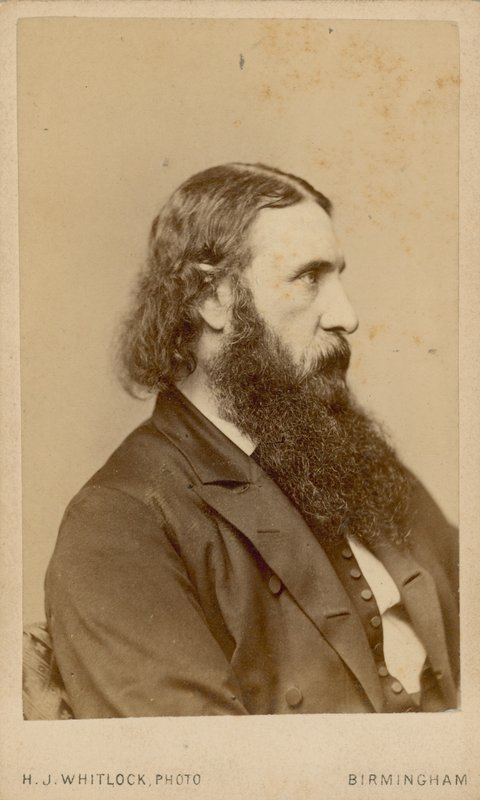 George MacDonald, runoilija tekijältä English Photographer