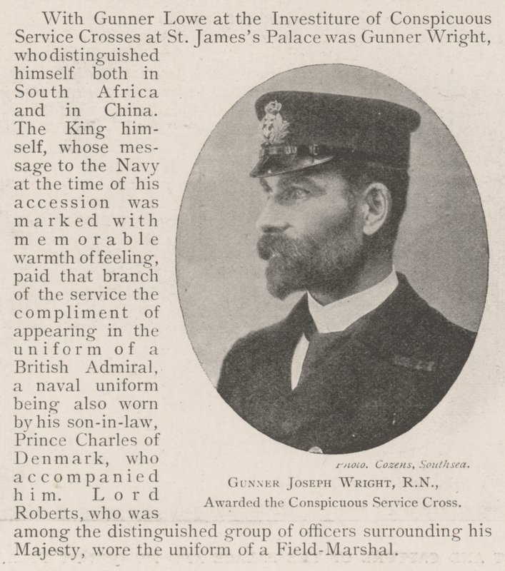 Gunner Joseph Wright, RN, palkittiin Conspicuous Service Crossilla tekijältä English Photographer