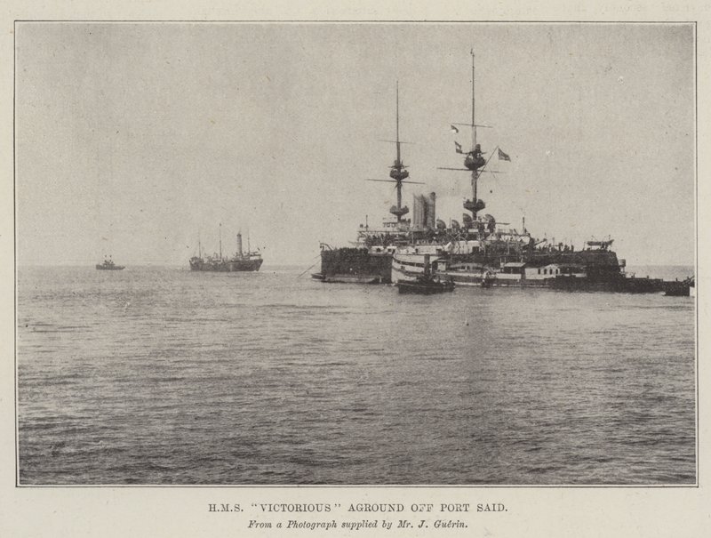 HMS Victorious karille Port Saidin edustalla tekijältä English Photographer