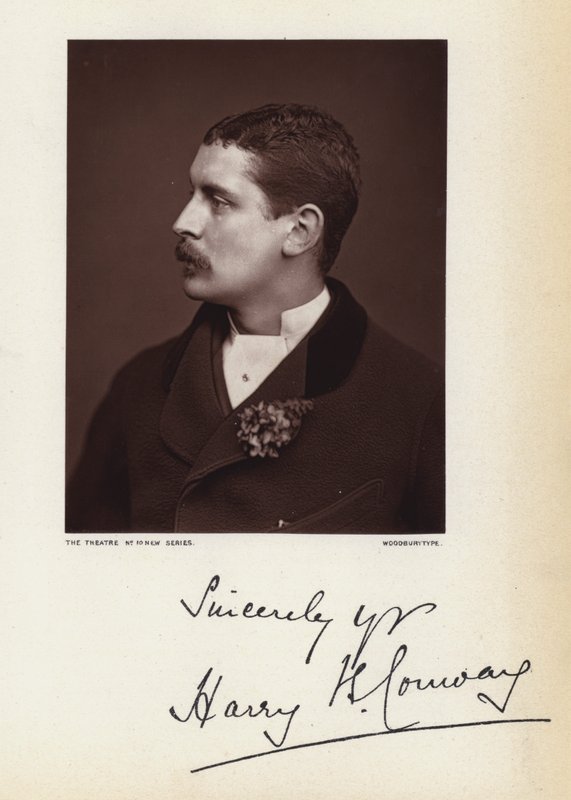 Harry Conway tekijältä English Photographer