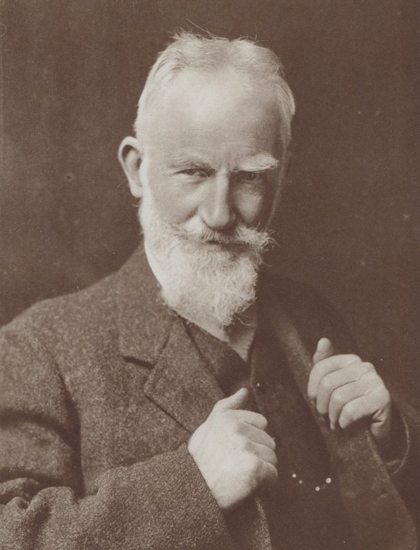 Irlantilainen näytelmäkirjailija George Bernard Shaw, kirjallisuuden Nobel-palkinnon voittaja vuodelta 1926 (s/w-kuva). tekijältä English Photographer