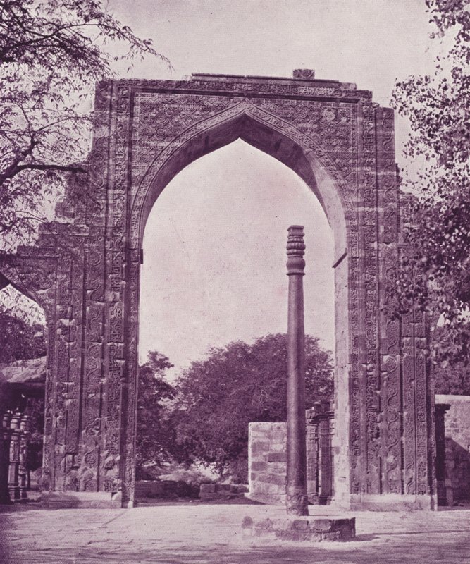 Rautapilari ja suuri kaari, Delhi tekijältä English Photographer