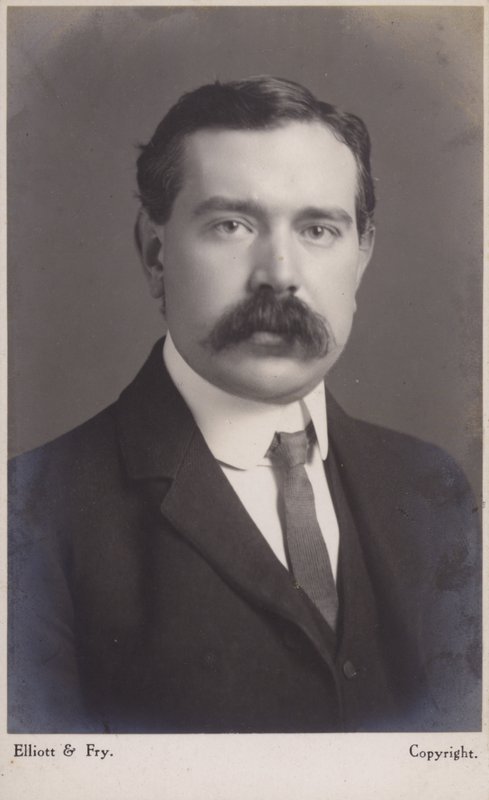 John Ambrose Fleming (1849-1945), englantilainen sähköinsinööri ja fyysikko tekijältä English Photographer