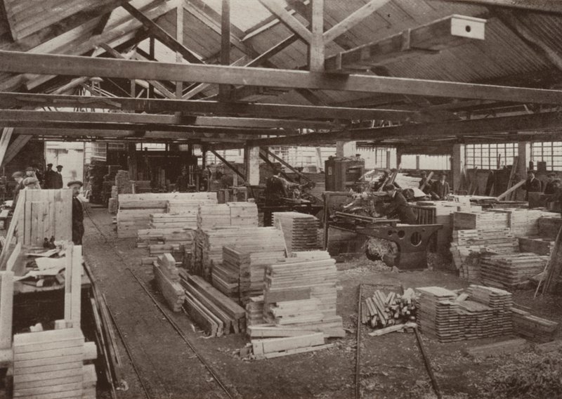Puusepäntehdas, Burton-on-Trent: Näkymä puusepän konepajasta nro 2 (b/w kuva) tekijältä English Photographer