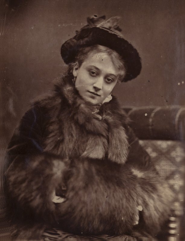 Kate Vaughan tekijältä English Photographer