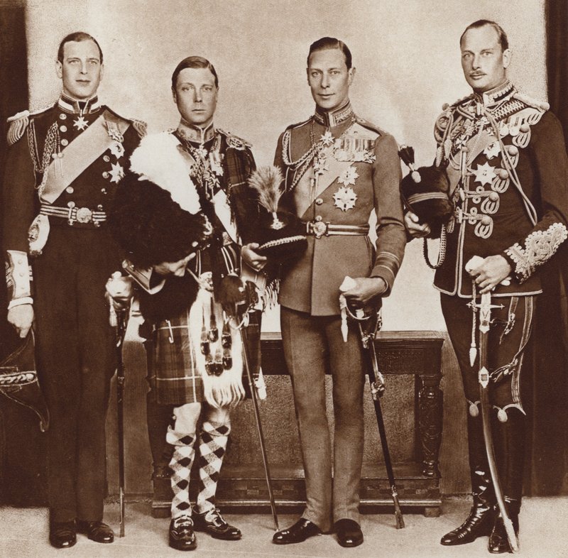 Kuningas Edward VIII (toinen vasemmalla) ja hänen veljensä (s/w-kuva). tekijältä English Photographer
