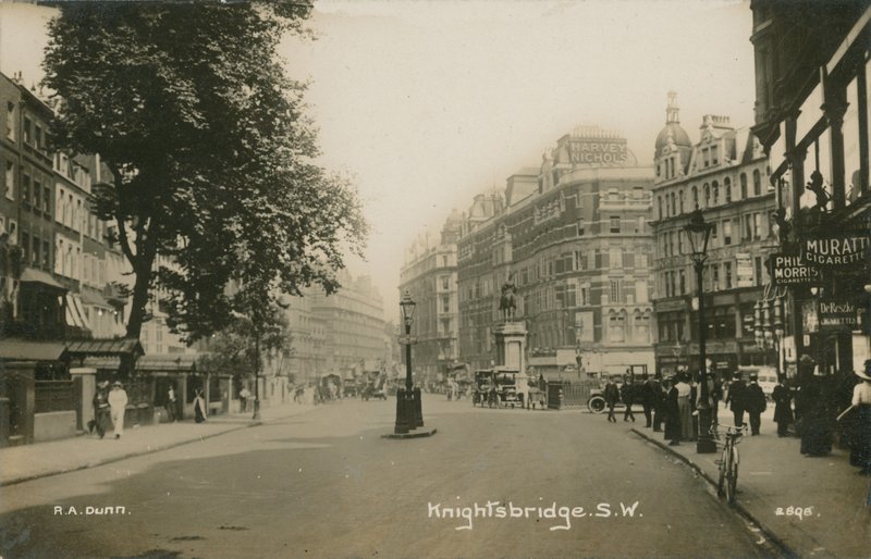 Knightsbridge, Lontoo tekijältä English Photographer