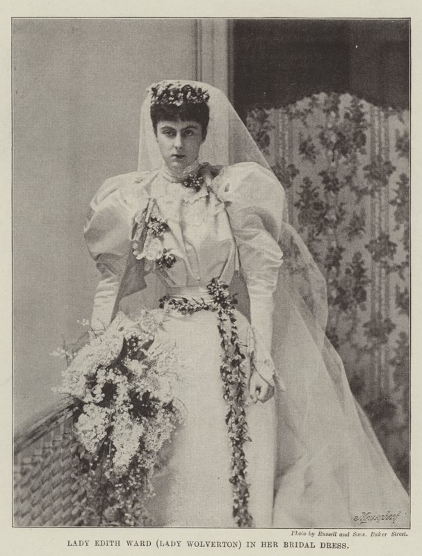 Lady Edith Ward (Lady Wolverton) morsiuspuvussaan tekijältä English Photographer