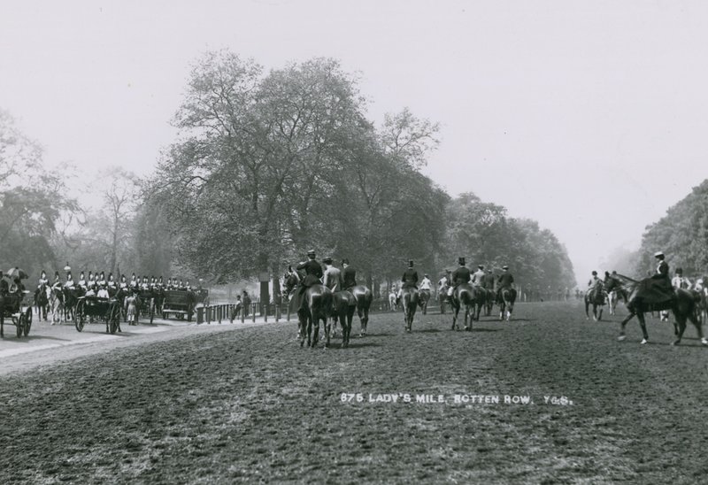 Ladys Mile, Rotten Row, Hyde Park, Lontoo tekijältä English Photographer