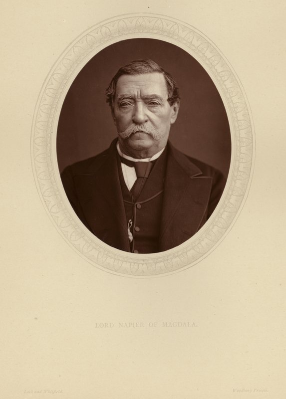Magdalan lordi Napier tekijältä English Photographer