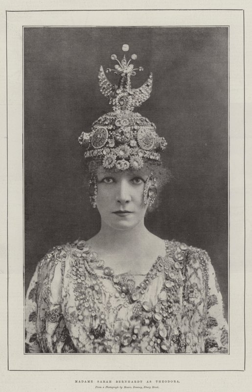 Madame Sarah Bernhardt Theodorana tekijältä English Photographer