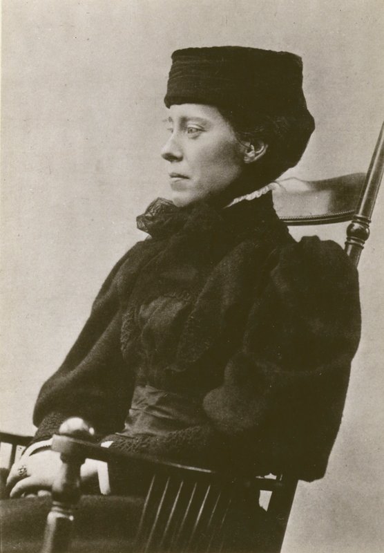 Mary Kingsley, muotokuva, istuu, hattu päässä (m/w kuva) tekijältä English Photographer