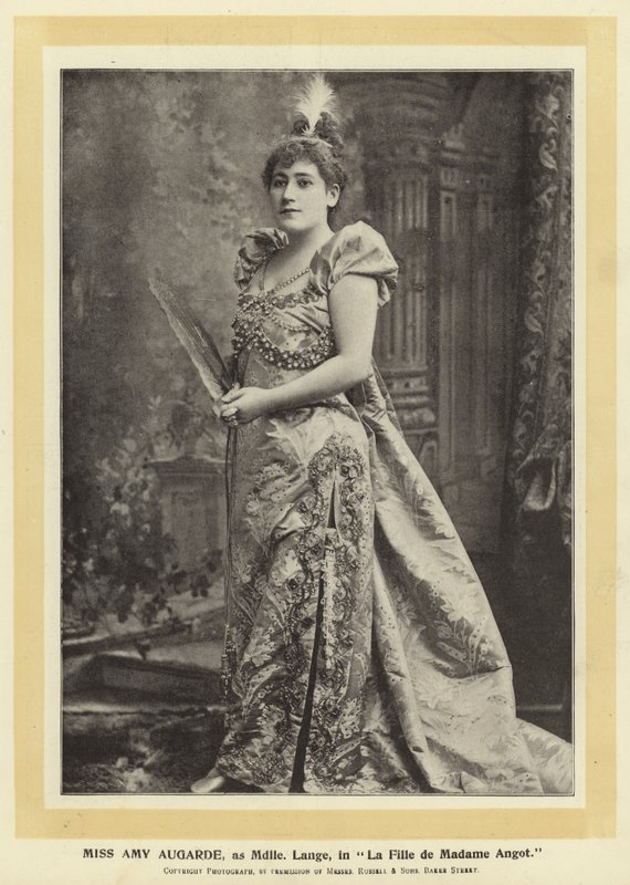 Neiti Amy Augarde, Mdlle Lange, La Fille de Madame Angotissa tekijältä English Photographer