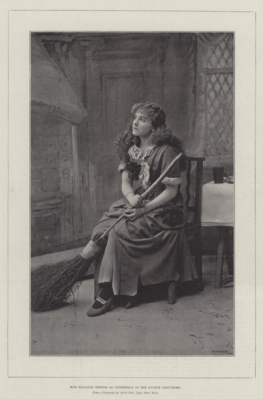Miss Ellaline Terriss Tuhkimona Lyceum Pantomimessa tekijältä English Photographer