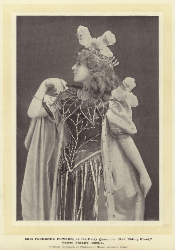 Miss Florence Fowler keijukuningattarena Red Riding Hoodissa, Gaiety Theatre, Dublin tekijältä English Photographer