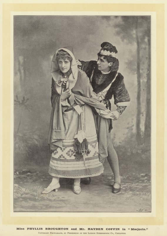 Miss Phyllis Broughton ja herra Hayden Coffin Marjoriessa tekijältä English Photographer