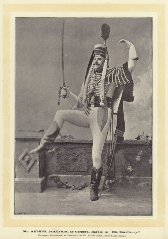 Arthur Playfair, korpraali Haroldin roolissa hänen ylhäisyydessään tekijältä English Photographer