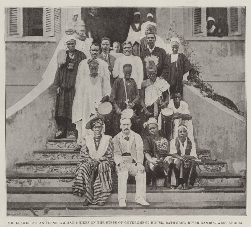 Herra Llewellyn ja Senegambian päälliköt hallituksen talon portailla, Bathurst, Gambia-joki, Länsi-Afrikka tekijältä English Photographer