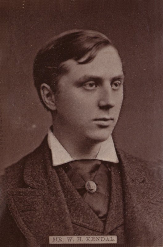 W. H. Kendal tekijältä English Photographer