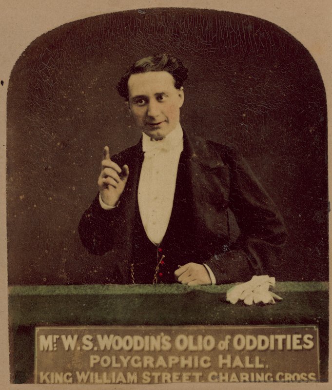 Mr W S Woodins Olio of Oddities tekijältä English Photographer