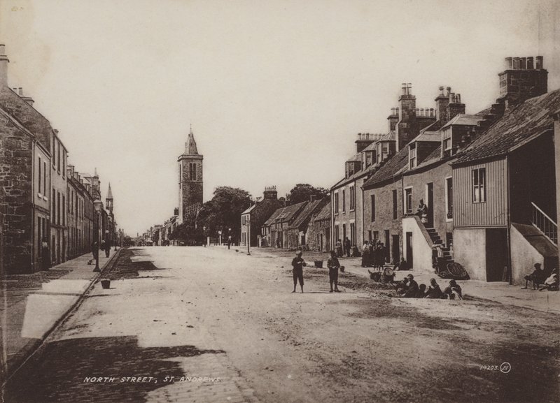 North Street, St Andrews tekijältä English Photographer
