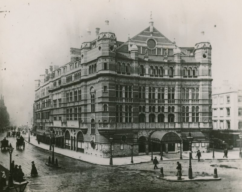 Palace Theatre, Cambridge Circus, Lontoo tekijältä English Photographer