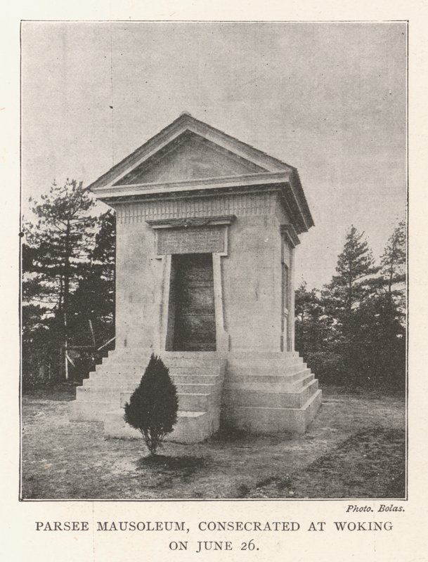 Parseen mausoleumi, vihitty käyttöön Wokingissa 26. kesäkuuta tekijältä English Photographer
