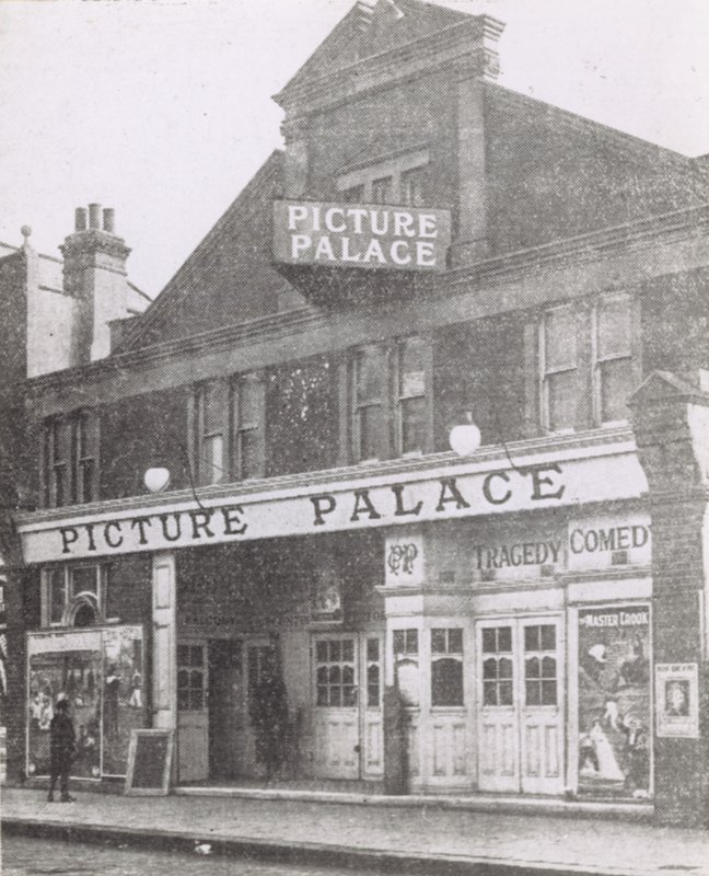 Picture Palace, Lee High Road, Lontoo tekijältä English Photographer
