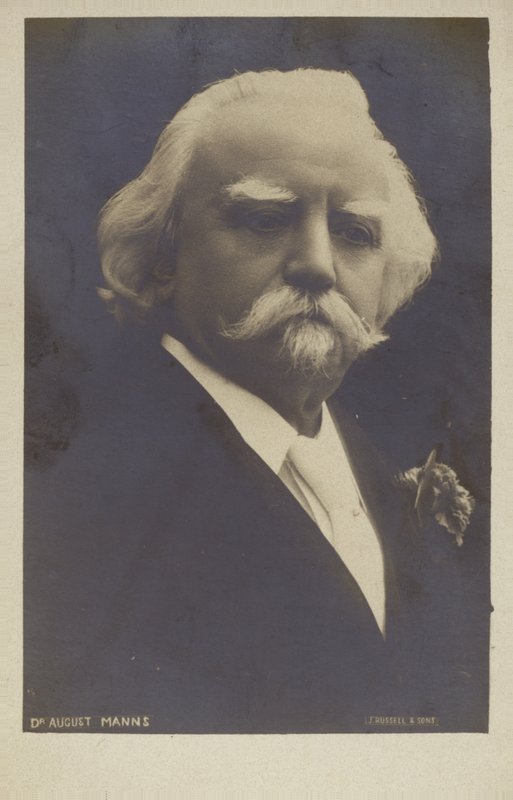Sir August Mannsin muotokuva tekijältä English Photographer
