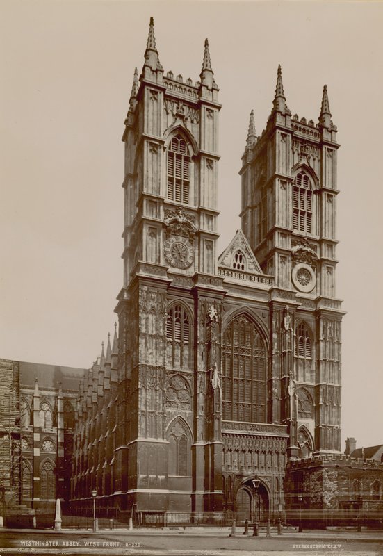 Postikortti, jossa on kuva Westminster Abbeyn länsirintamasta tekijältä English Photographer