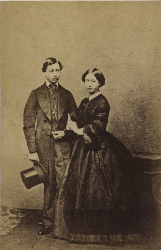 Walesin prinssi ja prinsessa Alice (seepiakuva) tekijältä English Photographer