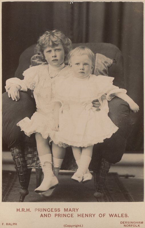 Prinsessa Mary ja Walesin prinssi Henry tekijältä English Photographer