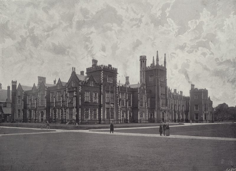 Queens College, Belfast tekijältä English Photographer